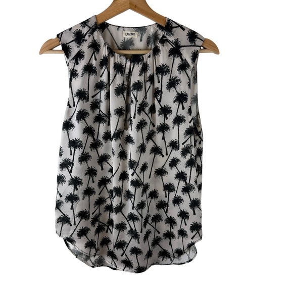 L'AGENCE XS Cali Palm Tree Print Sleeveless Blouse - Picture 3 of 9